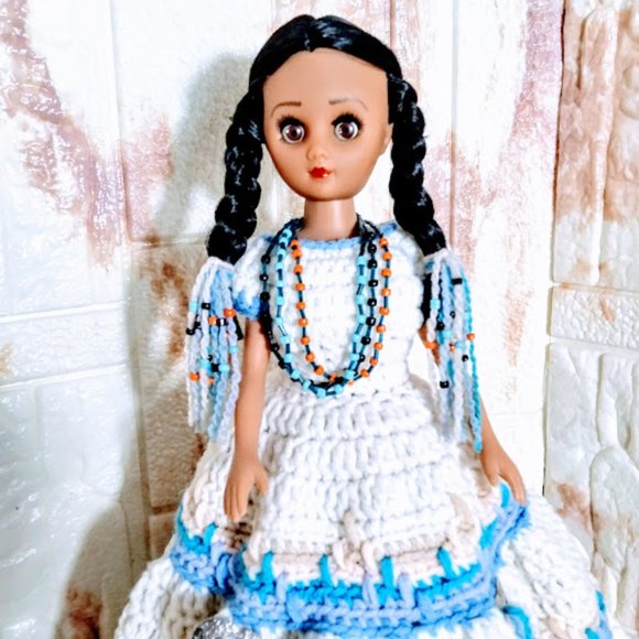 DOLL*NATIVE AMERICAN*HAND CROCHETED CLOTHING*BEADED NECKLACE*COLLECTORS ITEM* - Picture 7 of 12